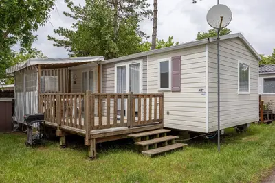 Image de Mobil-Home 2 Chambres avec piscine partagée et terrasse privée