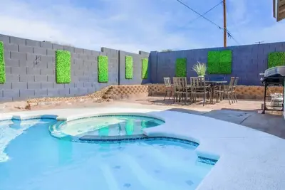 Image de Pool, Spa, and Arcade at 4br Elegant Vegas Home