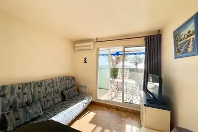 Image de Studio climatisé en bord de mer avec terrasse et parking privé