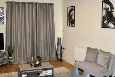 Glamorous two bed flat