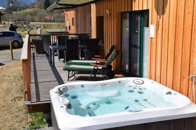 Image de Superior # 15 mit Ir-Sauna & Sprudelbad by Interhome