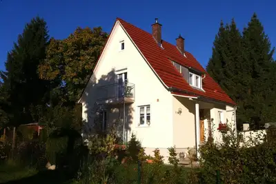 Image de Charmantes Ferienhaus in Unmittelbarer Nähe zum Wörthsee