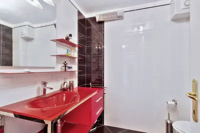 Image de Spacious three bedroom apartment with sea view
