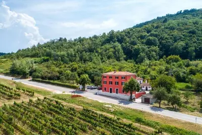 Image de Rooms Cassa d'Oro in Motovun central Istria \/ Room Teran for 2 persons in Motovun