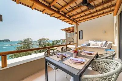 2 King Bed Suites, Ocean Views & Beach Access