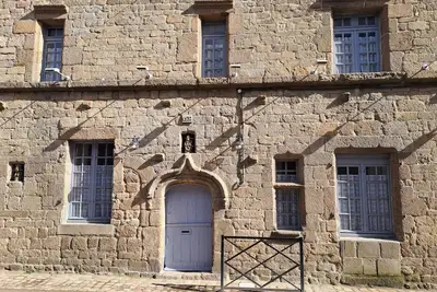 Image de Appartement  centre ville dans une authentique demeure  Bretonne du Xvi ème