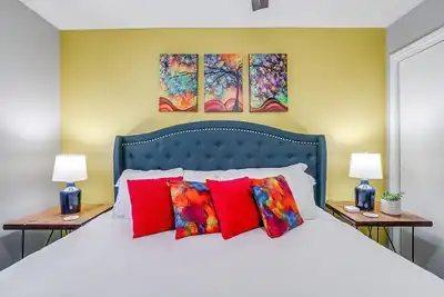 Image de EntirePlace ✶Fast Wifi✶Washer Dryer✶ 4k Tv✶Pets Allowed #636