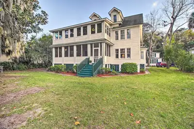 Image de Family-Friendly Savannah Vacation Rental w/ Decks!