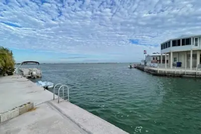 Image de Oceanfront Rv Lot with 40' Seawall