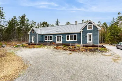 Image de Rustic-chic home on St. George River & near the ocean with deck