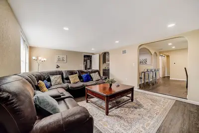 Image de Updated, dog-friendly home with fenced yard, grill, sunroom, & W/D