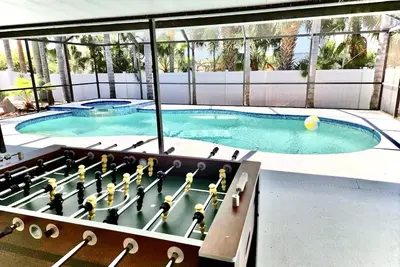 Image de Beautiful 3br Pool home / Billiards / Spa / Close to airport