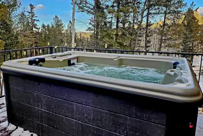 Image de Hot Tub ~ Corner-Lot ~ Lux. Mnt. Lvng. ~ No Pet Fee ~ Starlink ~ Family Fun!