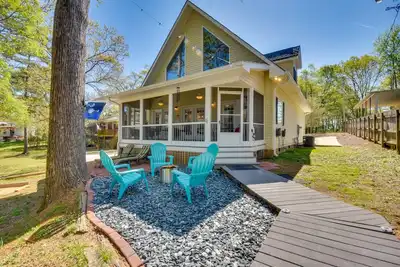 Image de Lake Hartwell Vacation Rental w/ Boat Dock & Slip!