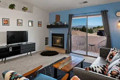 Image de Beautiful & Modern Condo With Views! Community Salt Pool & Hot Tub! Casa Del Sol