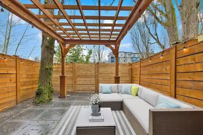 Image de Modern 3br Townhouse Patio & Pet-Friendly Comfort