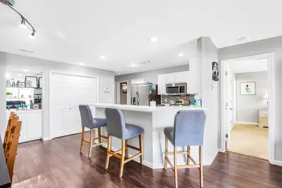 Image de Parkview Bay Hidden Gem! 3 Bdrm Walk-out Near the Best of 3 Pools, Dock, Fishing