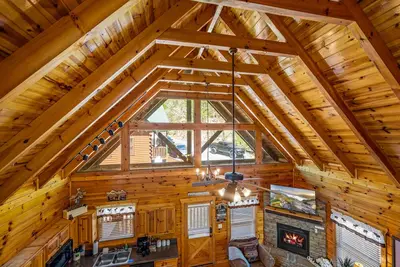 Image de Blue Heaven Cabin, where the Earth meets the Heavens! Close to Dollywood!