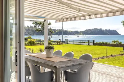 Image de Bach On The Beach | Coast & Country |\n Winter Deal - Stay for 3 Pay for 2