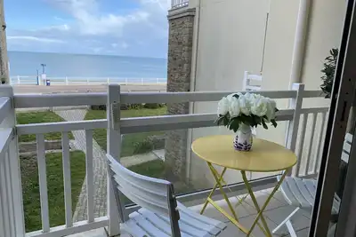Image de Appartement T3 avec Wifi front de mer pour 4 personnes, 2 chambres.