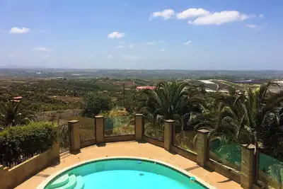 Image de Vintoca Private Oasis Suite Farm Retreat, Private Bedroom & Bathroom Grove, Pool & City View