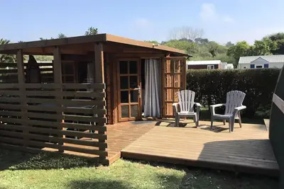 Image de Pod 15 m2 + chalet cuisine 9 m2 sans sanitaires avec Tv (2 adultes et 2 enfants) 4 personnes