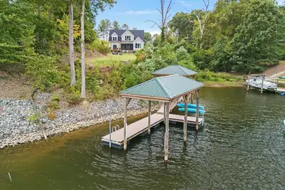 Image de Overlook Cove by SoCharm | Game room, basketball, board games, kayaking, and more