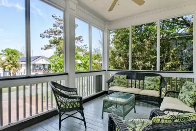 Image de Charming Beach Cottage, Heated Pool Access