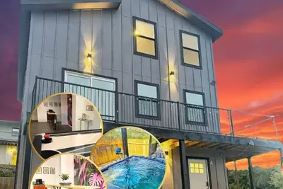 Image de 4- New Luxurious Home 5 minutes to Canyon Lake w/ Hot Tub, Bbq, Games and more!