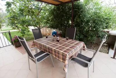 Image de Appartement d'une chambre avec la terrasse Vinkuran, Pula (A-21016-b)