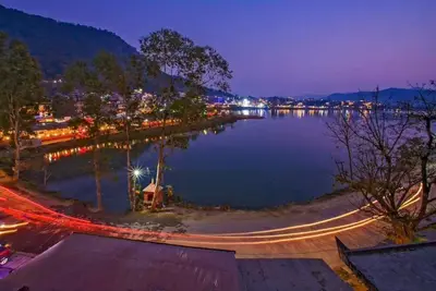 Image de Family-run hotel located just a stone's throw away from the beautiful Fewa Lake!