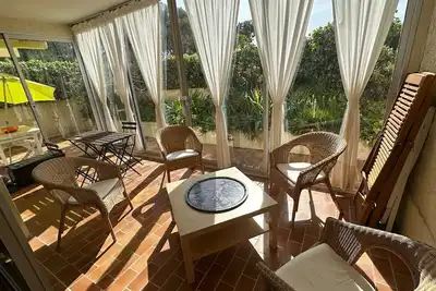 Image de Grand T2 avec loggia et terrasse à proximité du port de Saint Mandrier et des plages