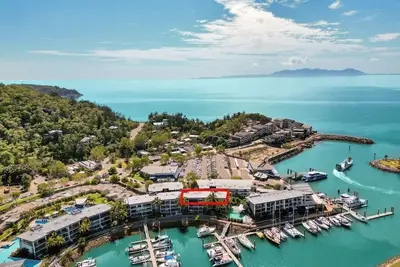 Image de New Listing Luxury Waterfront Four Bedroom Penthouse Blue on Blue Resort