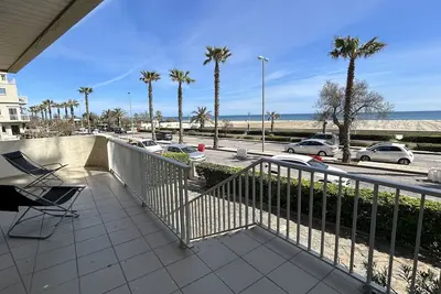 Image de Maison familiale avec terrasse en front de mer, vue mer