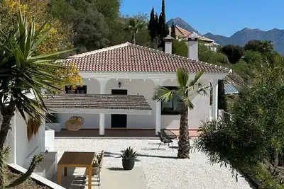 4 person vacation home with stunning sea and mountain views!