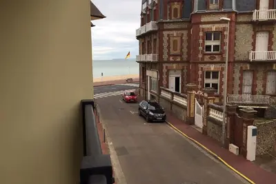 Image de Grand studio familial avec balcon et parking Ă 2 pas de la plage et du centre de Villers-sur-Mer