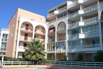 Image de Studio cabine à Sète avec piscine, terrasse, parking privé, à 1km de la plage
