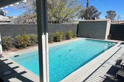 Image de Historic Henderson Retreat Private Pool Included