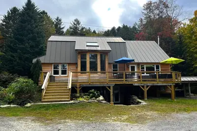 Image de Chalet- Stream, A/C, Hot Tub, min to Lake and Ski