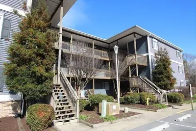 Image de Like New First Floor Unit. Pool Open till September 29, and 2+ Night Rentals Permitted