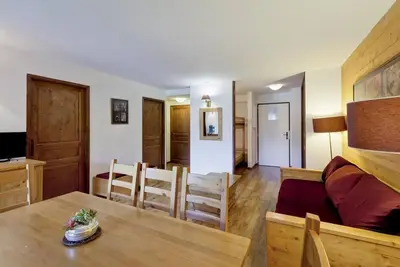 Image de 5ème étage, vue montagne, balcon, télévision, casier à ski, 56m², Brides Les Bains
