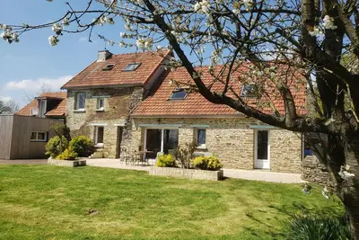 Image de Propriété de campagne rénovée à 2kms de la ville avec piscine