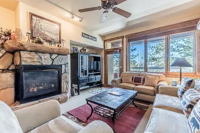 Image de Champagne Lodge | Cozy Mountain Condo at Trappeur’s Crossing