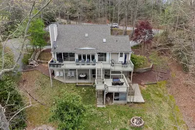 Image de Family and Pet Friendly Mountain Home with a view. No Hurricane Damage