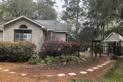 Image de Charming Beaufort Cottage with Marsh Views and Hunting Island Beach pass