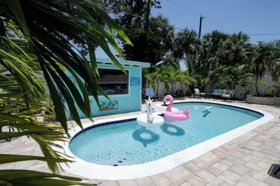 Image de The Luxury Golf Cart Hideaway at Irb - Golf Cart Peaceful hideaway at the Beach