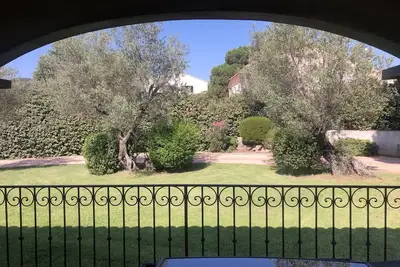 Image de Villa avec piscine à débordement proche santa Giulia et palombaggia