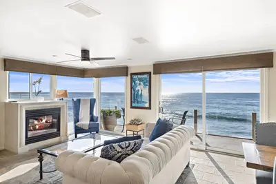 5  Seychelles, Spectacular ocean views, direct beach access, the Oceanfront Villa with loft (E)