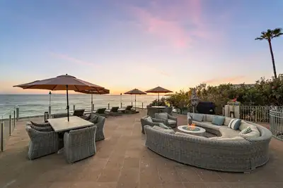 Location direct beach access stroll to main beach swim kayak+