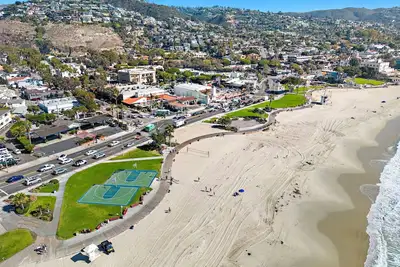 Ocean views, listen to waves, stroll to main beach Sh 2